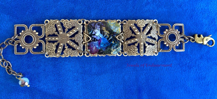 Searching Woman Bracelet